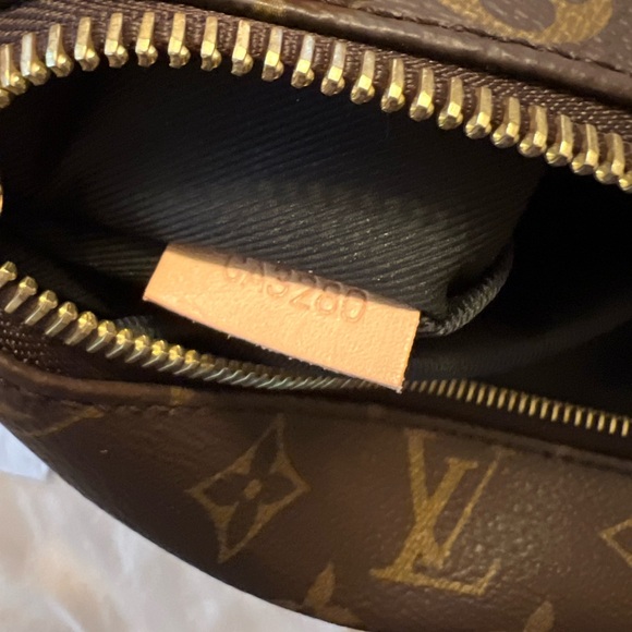 (NOT FOR SALE) Louis Vuitton Canvas Monogram Bumbag - Picture 10 of 10